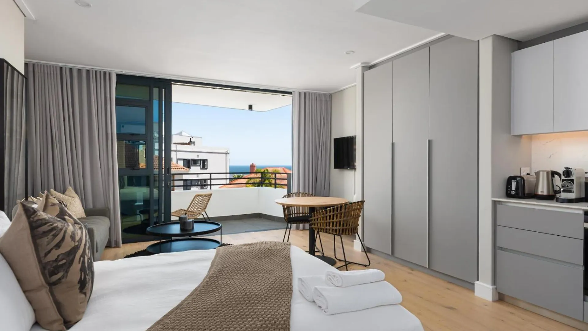 Modern Studio W Views In Cape Town Bantry Condo South Africa