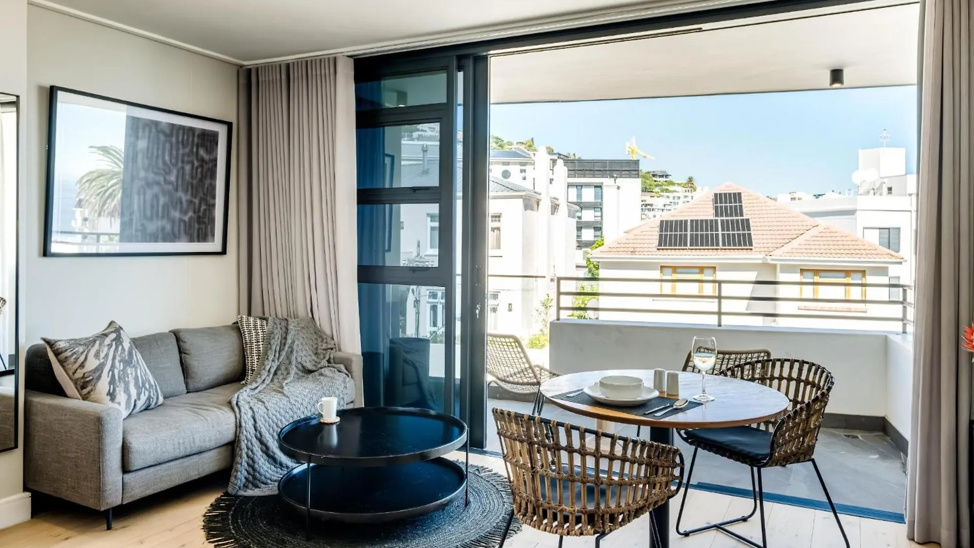 Modern Studio W Views In Cape Town Bantry Condo